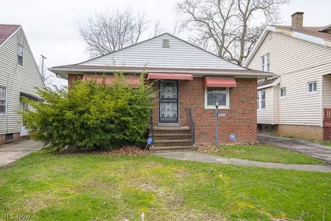 3832 E 153rd St, Cleveland, OH 44128