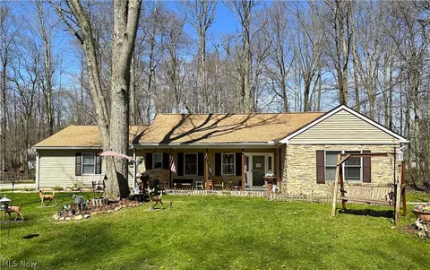 969 Long Shadow Ln, Rome, OH 44085