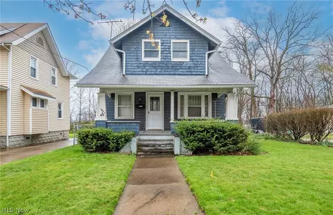 450 Bettie St, Akron, OH 44306
