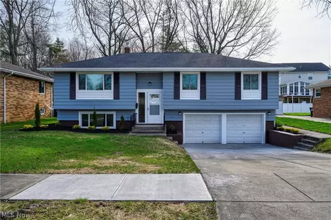 6197 Yorktown Dr, Parma, OH 44134
