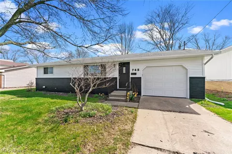 Exterior - 745 Abbe Rd N, Elyria, OH 44035 photo 2 of 5