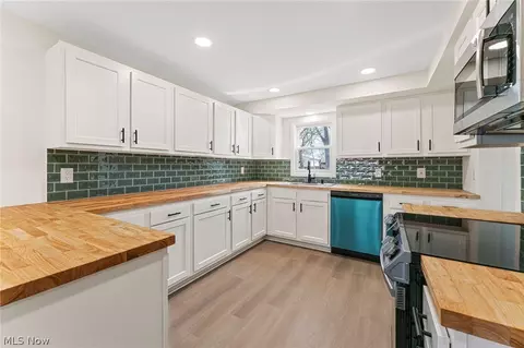 Kitchen - 745 Abbe Rd N, Elyria, OH 44035 photo 3 of 5