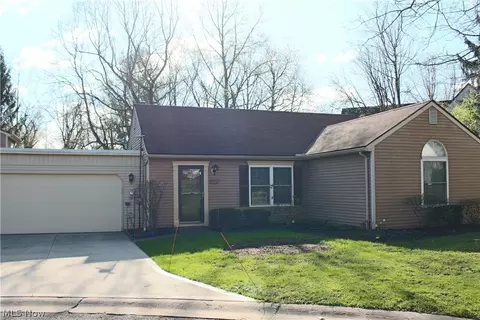 1669 Stone Creek Ln, Twinsburg, OH 44087
