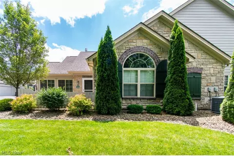 9264 Sharrott Rd #304, Youngstown, OH 44514
