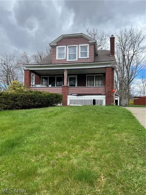 558 W Ravenwood Ave, Youngstown, OH 44511