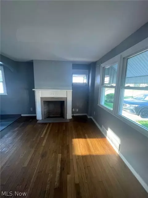 Living - 630 E 260th St, Euclid, OH 44132 photo 1 of 2