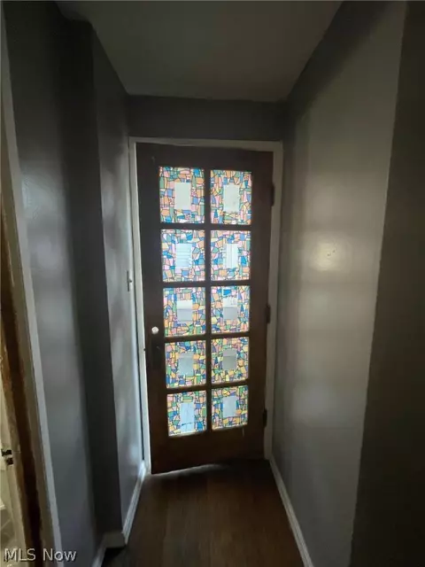 Entry Way - 630 E 260th St, Euclid, OH 44132 photo 1 of 2