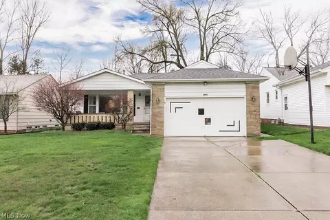 4989 N Sedgewick Rd, Lyndhurst, OH 44124