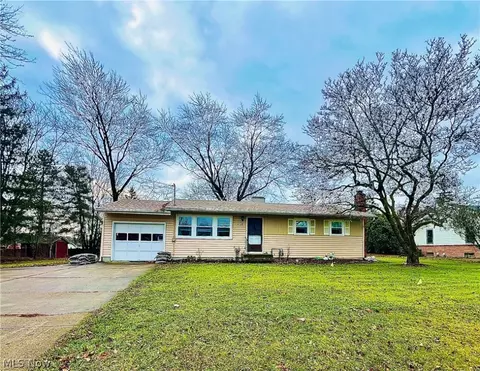 4168 Center Rd, Brunswick, OH 44212
