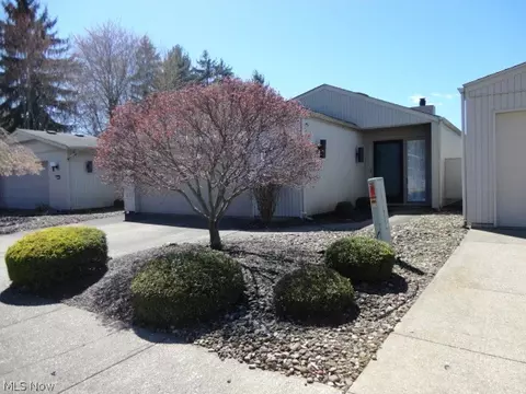 11028 Southwind Ct, Strongsville, OH 44149