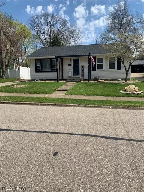 155 Baird Ave, Wadsworth, OH 44281