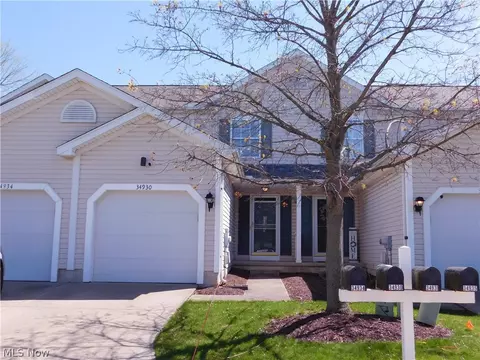 34930 Northview Cir, North Ridgeville, OH 44039