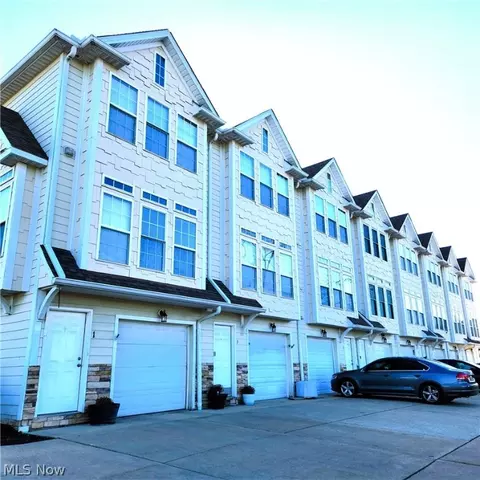 30056 Euclid Ave #5, Wickliffe, OH 44092
