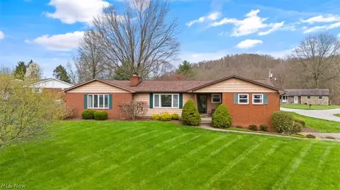 123 Betsy Ln, Belpre, OH 45714