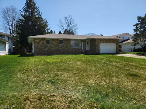 16163 Delmont Ave, Strongsville, OH 44136