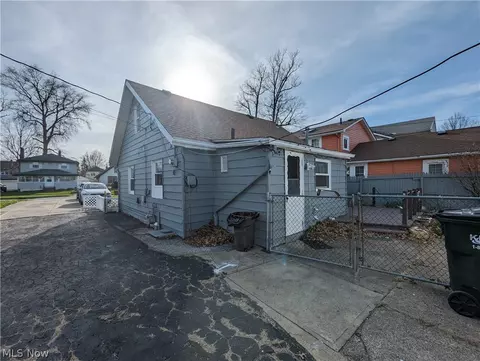 Exterior - 41 E 220 St, Euclid, OH 44123 photo 4 of 10