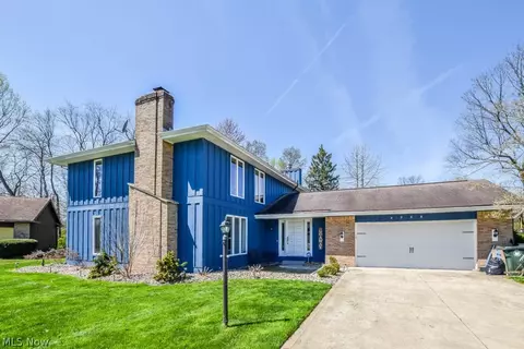 4735 Tanglewood Cir NE, Canton, OH 44714