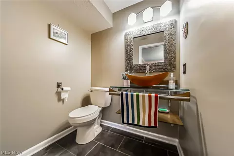 Bath - 32745 N Roundhead Dr, Solon, OH 44139 photo 1 of 4