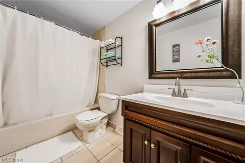 Bath - 32745 N Roundhead Dr, Solon, OH 44139 photo 4 of 4