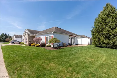 Exterior - 6992 Knight Ave NW, Canton, OH 44708 photo 3 of 4