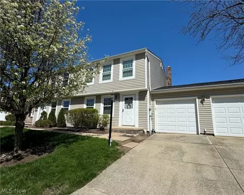 7385 Willow Run Dr, Mentor, OH 44060