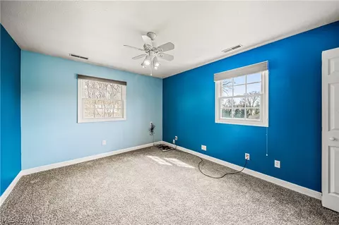 Bedroom - 5604 Walnut St, Mentor On The Lake, OH 44060 photo 4 of 5