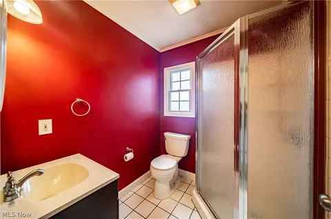 Bath - 5604 Walnut St, Mentor On The Lake, OH 44060 photo 1 of 2