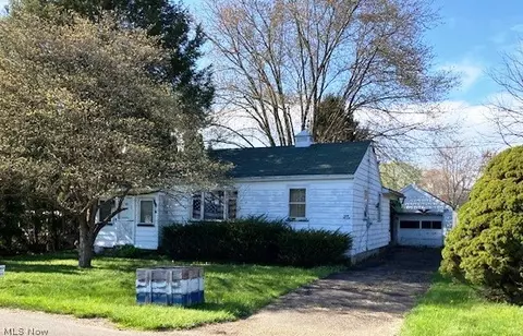 159 22nd St SE, New Philadelphia, OH 44663