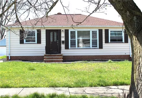 7570 Malibu Dr, Parma, OH 44130