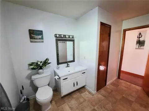 Bath - 129 Westview Dr, Barnesville, OH 43713 photo 1 of 3