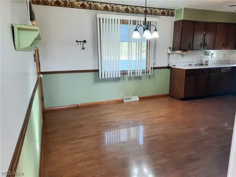 Kitchen - 129 Westview Dr, Barnesville, OH 43713 photo 3 of 5