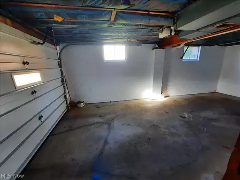 Exterior - 129 Westview Dr, Barnesville, OH 43713 photo 5 of 10