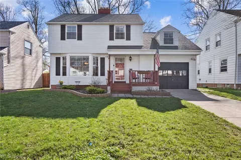 1437 Henning Dr, Lyndhurst, OH 44124
