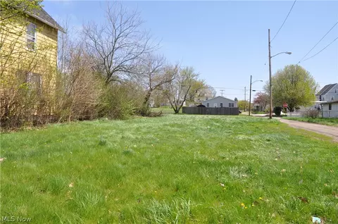 607 Raynolds Pl SW, Canton, OH 44707