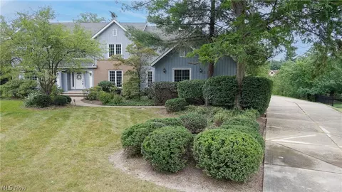 5627 Westminster Dr, Solon, OH 44139