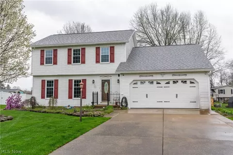 1828 Edison St NW, Uniontown, OH 44685