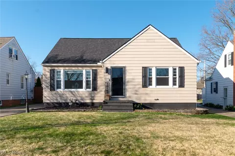 16141 Glenridge Ave, Middleburg Heights, OH 44130