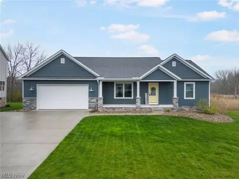 2062 Summerchase Rd NE, Canton, OH 44721