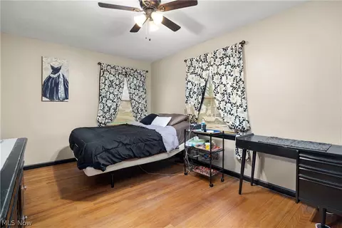 Bedroom - 1201 Park Ave, Elyria, OH 44035 photo 2 of 4