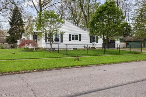Exterior - 1201 Park Ave, Elyria, OH 44035 photo 8 of 9