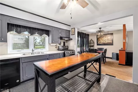 Kitchen - 1201 Park Ave, Elyria, OH 44035 photo 1 of 4
