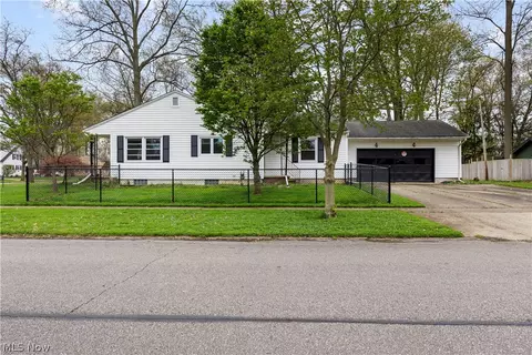 Exterior - 1201 Park Ave, Elyria, OH 44035 photo 7 of 9