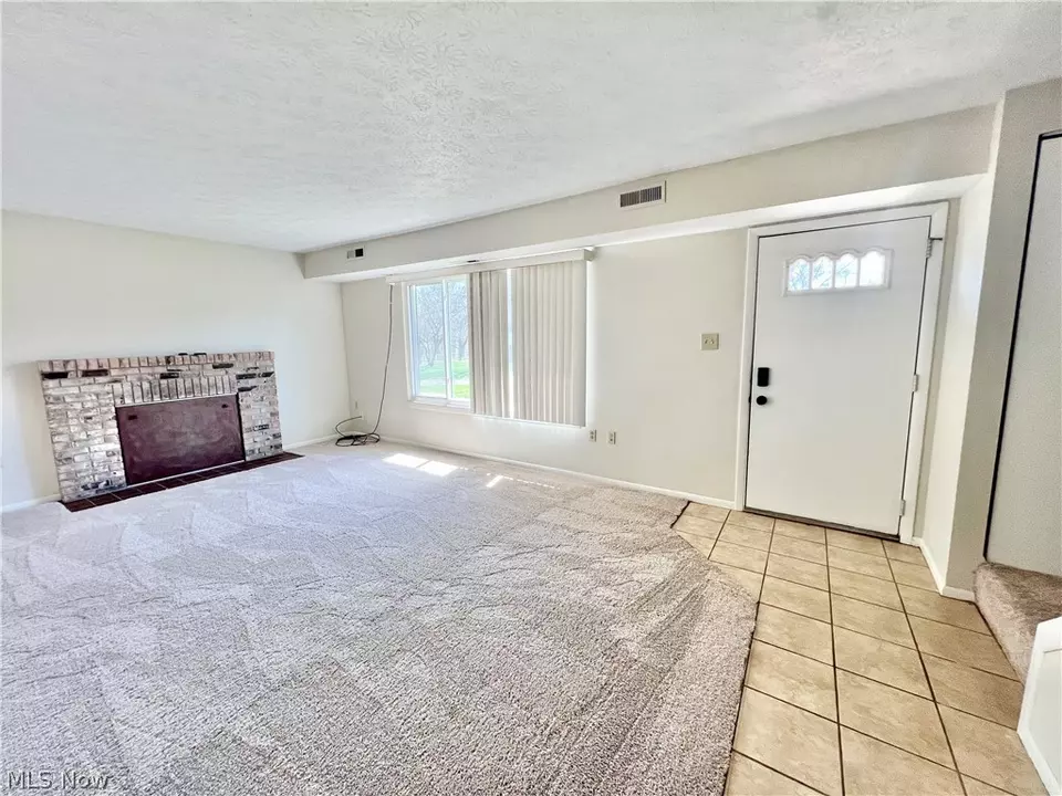 2080 Higby Dr, Stow, OH 44224 27 Photos Movoto