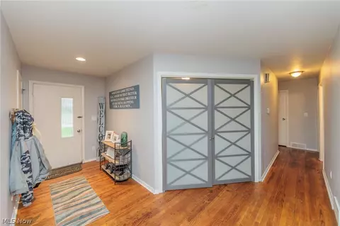 Living - 72 Abbott St, Wakeman, OH 44889 photo 2 of 7