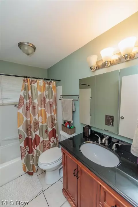 Bath - 72 Abbott St, Wakeman, OH 44889 photo 1 of 1