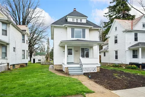 Exterior - 315 12th St, Elyria, OH 44035 photo 2 of 3