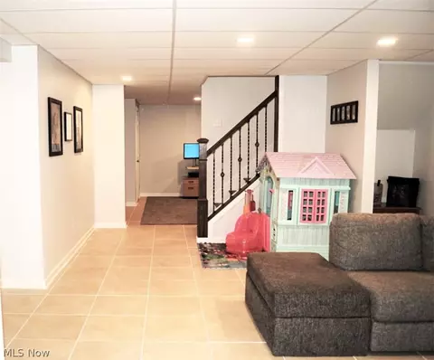 Entry Way - 4269 Apple Orch, Rootstown, OH 44272 photo 2 of 2