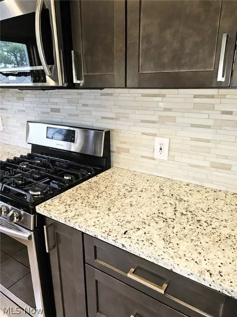 Kitchen - 4269 Apple Orch, Rootstown, OH 44272 photo 4 of 4