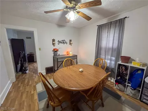 Dining - 434 Sharp St, Salem, OH 44460 photo 1 of 2