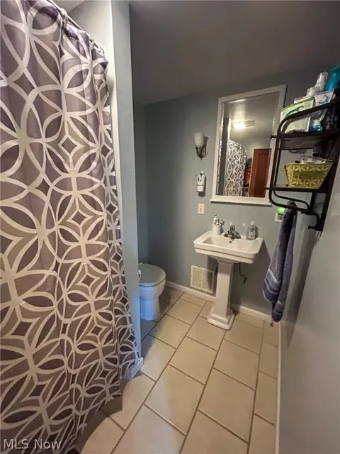 Bath - 434 Sharp St, Salem, OH 44460 photo 1 of 1